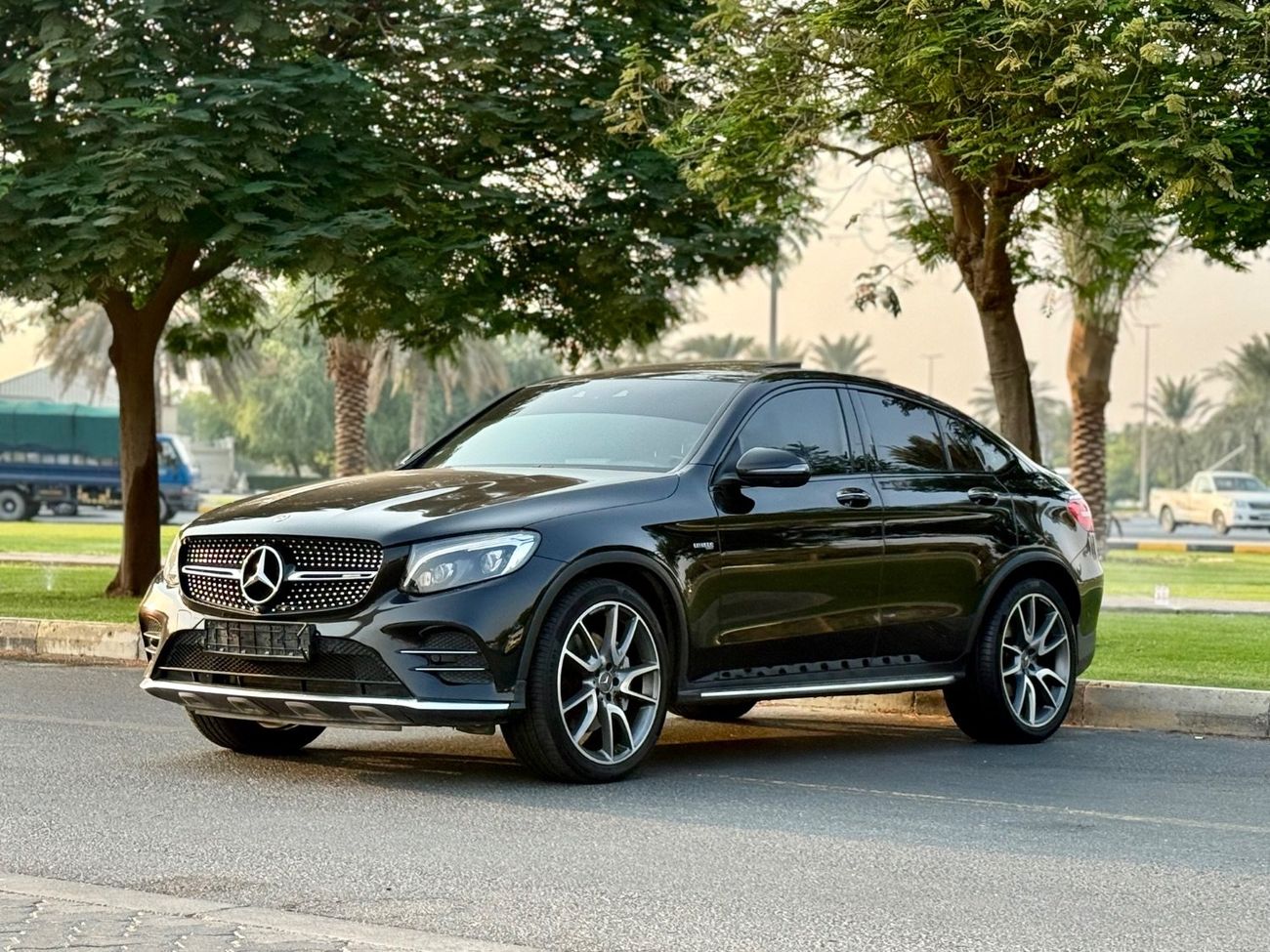 مرسيدس بنز GLC 43 MERCEDES GLC43 COUPE MODEL 2018 GCC SPACE FULL OPTION