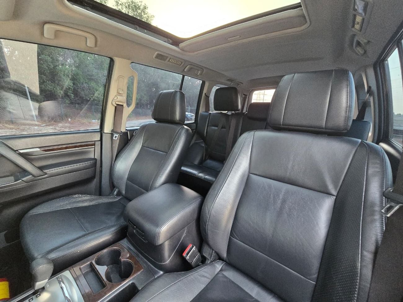 Mitsubishi Pajero GLS HIGHLINE Mitsubishi Pajero 2011 GLS 3.8L | GCC Specs | Excellent Condition | Orginal paint | Acc