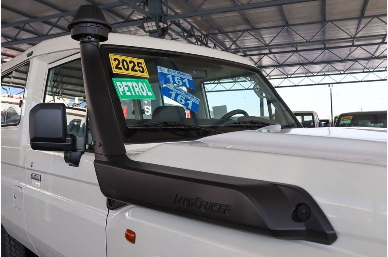 تويوتا لاند كروزر 70 2025 TOYOTA LAND CRUISER GRJ 78 4.0 V6 AUTOMATIC **التصدير فقط خارج الخليج****EXPORT ONLY**