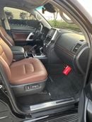 تويوتا لاند كروزر VXR GRAND TOURING V8 5.7L / GCC / VERY GOOD CONDITION / NO ACCIDENT