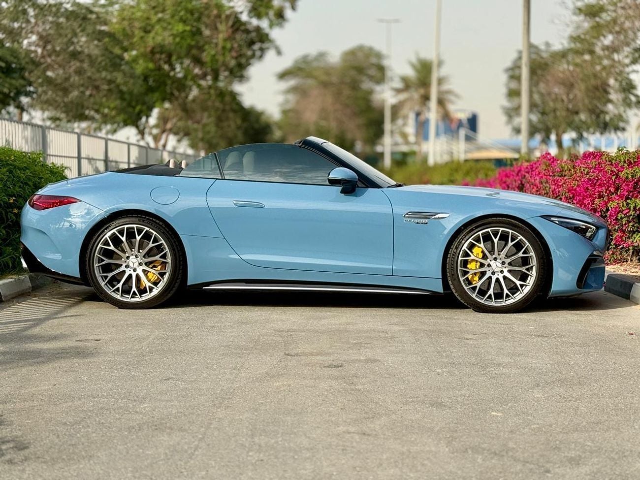 مرسيدس بنز SL 63 AMG Roadster SE Performance