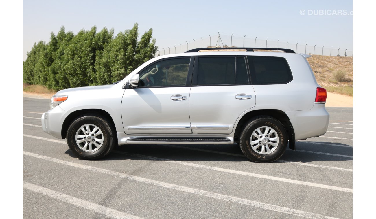 Toyota Land Cruiser | GXR PLUS | V6 | FULL SERVICE HISTORY | SUN ROOF | ORIGINAL PAINT | 2012 | GCC SPECS