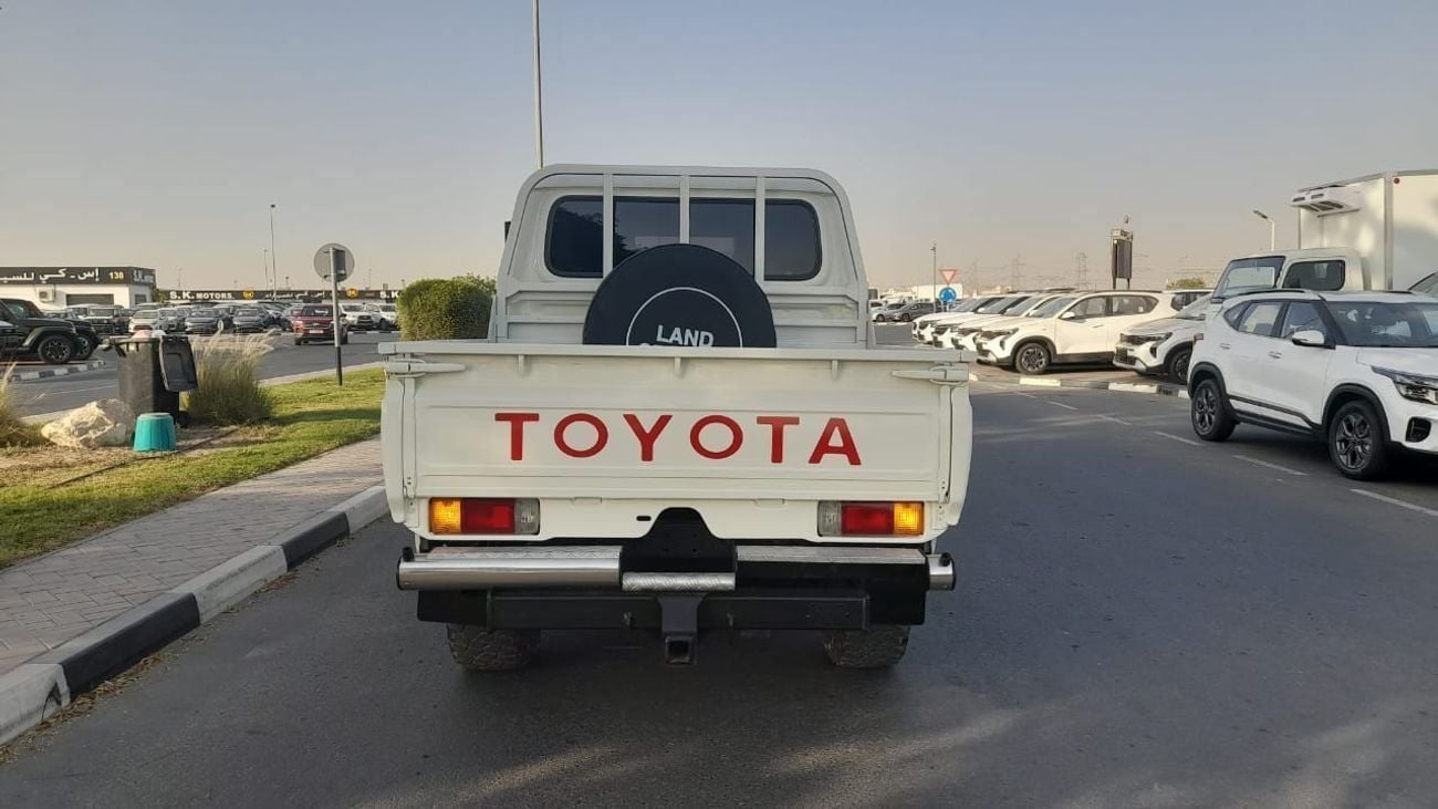 Toyota Land Cruiser Pick Up Pick up dual cab 4.5 V8 1VD diesel manual low kms Right-Hand drive