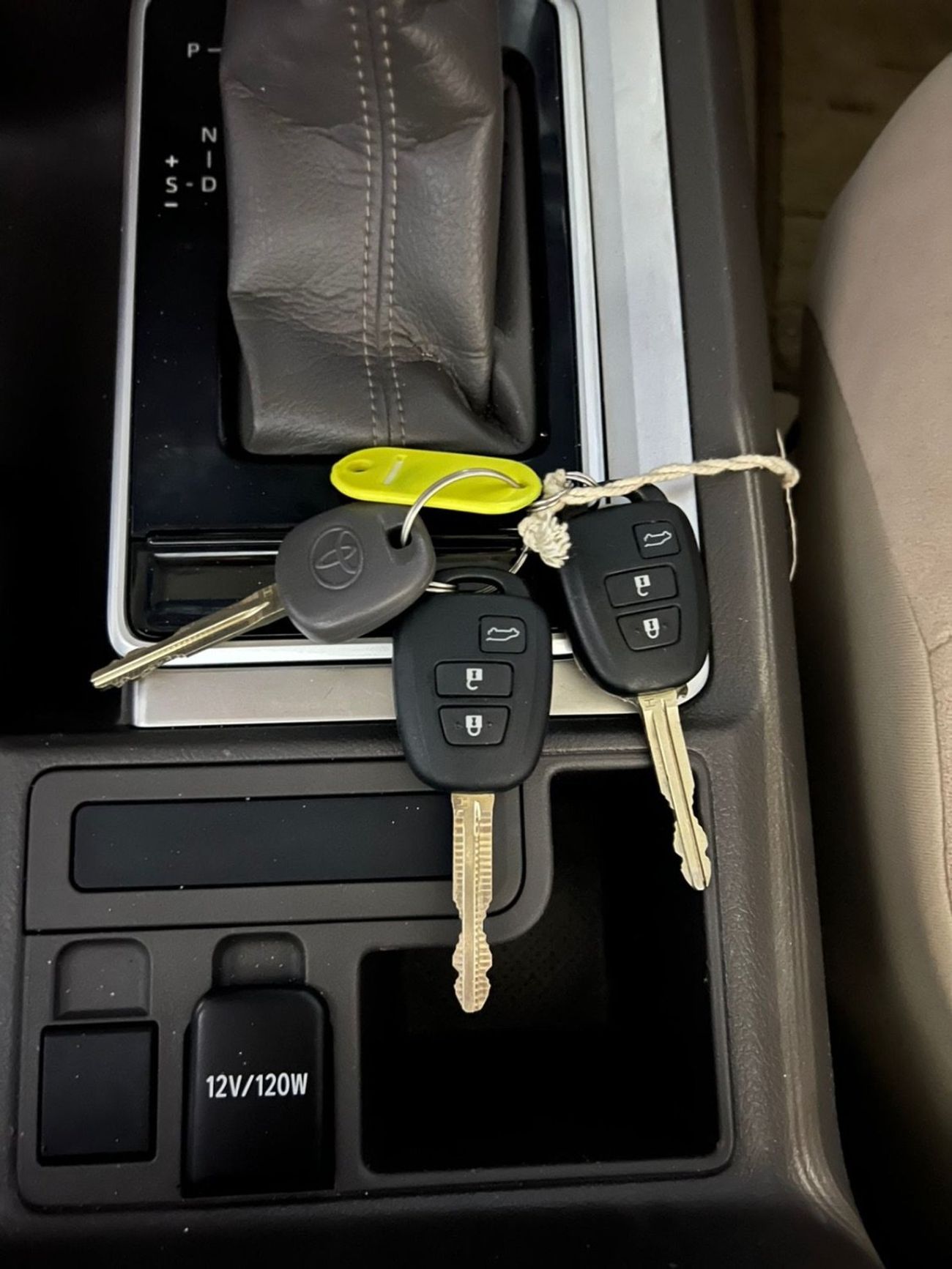 تويوتا برادو 2023 Toyota Prado TX 2.7L V4- AWD 4x4 - Full Screen - 3 key - No Accident - 7 Seater