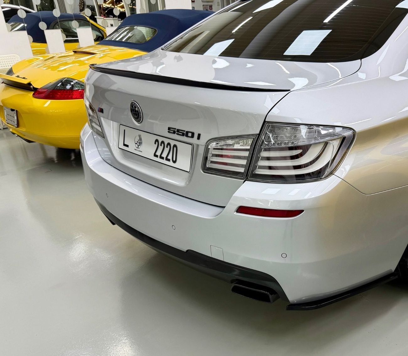 بي أم دبليو M550i Original paint .. V8 .. Low Milegea .. Perfect Condition