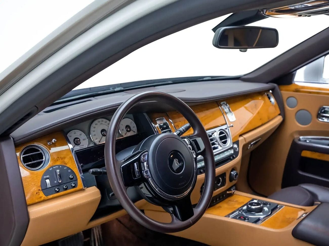 Rolls Royce Ghost Silver Badge