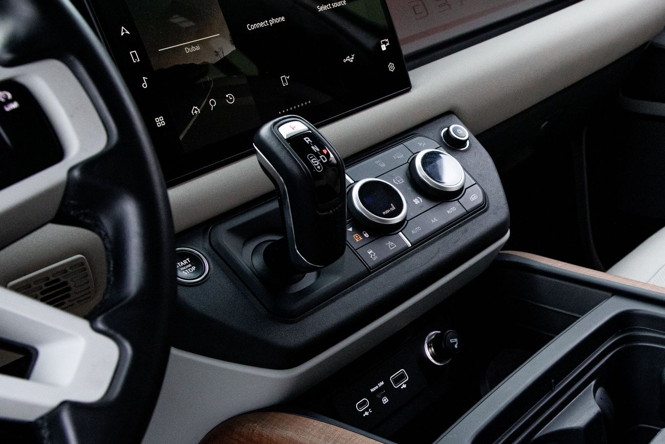 Land Rover Defender Defender P400 HSE | 6,169 P.M | 0% Downpayment | Agency Warranty!