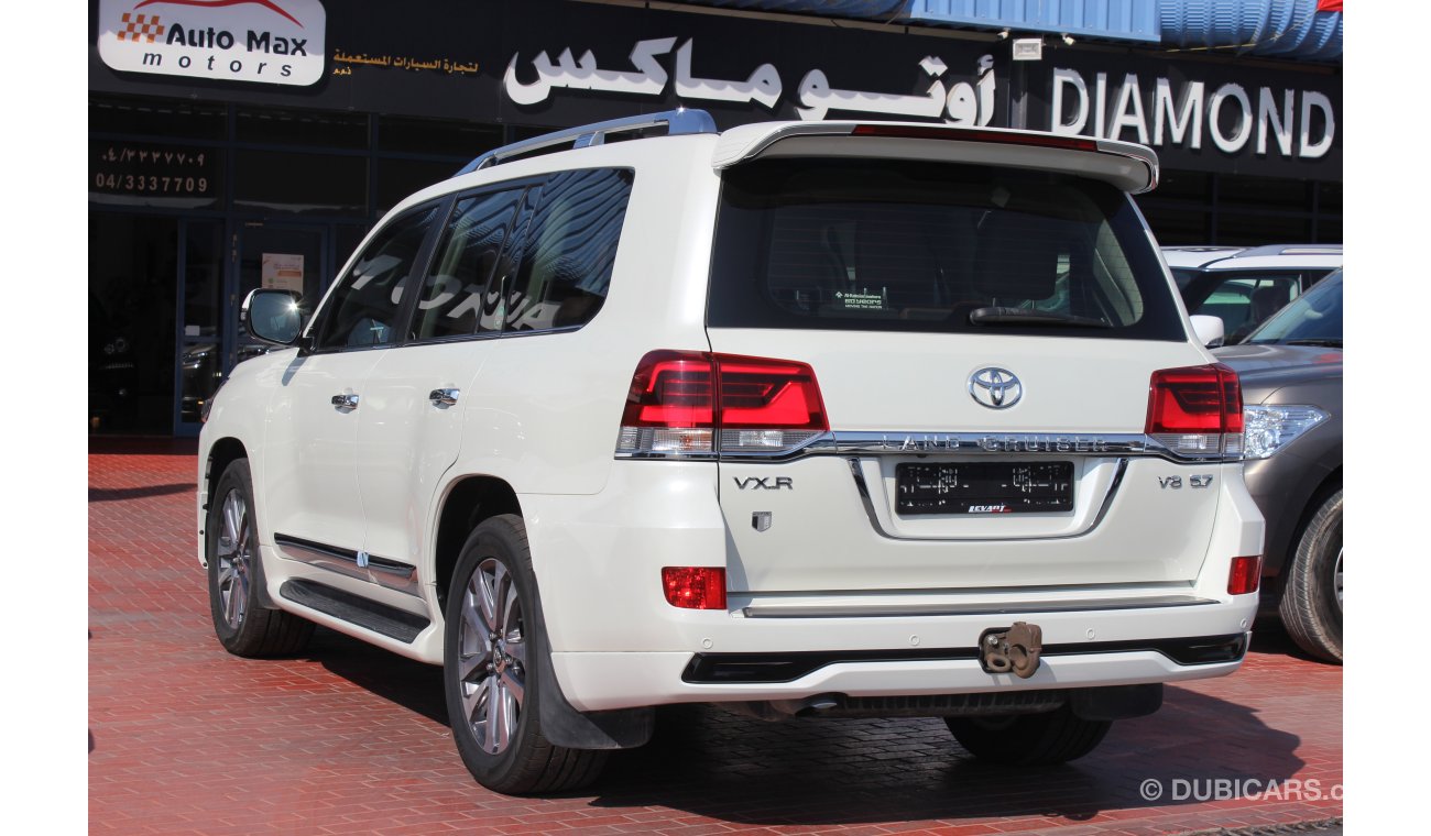 تويوتا لاند كروزر (2016) VXR V8 5.7 GCC