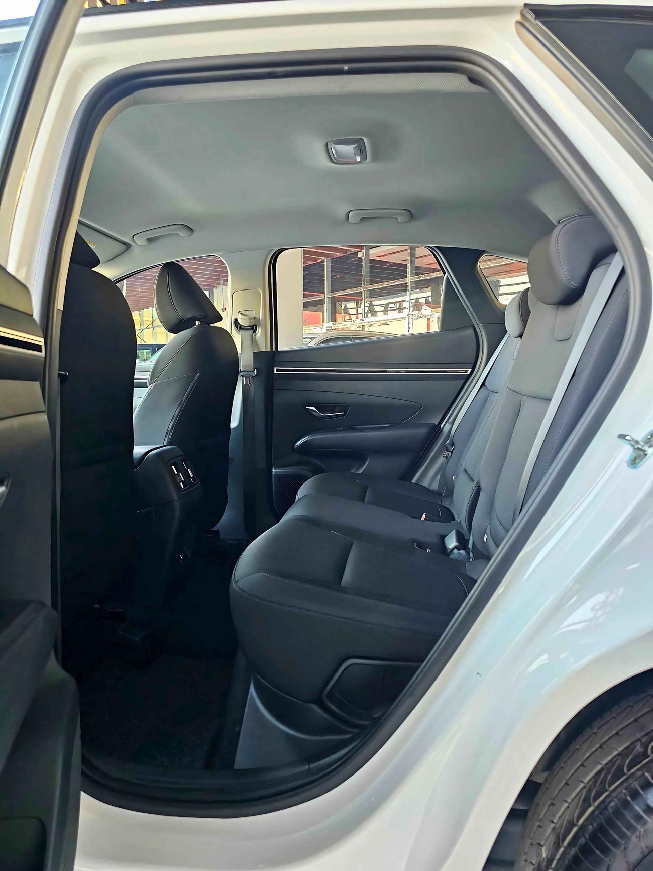 Hyundai Tucson GCC/FSH ORIGINAL PAINT/SINGLE OWNER/ LOW MILEAGE/1 YEAR WARRANTY/NON ACCIDENT/944 MONTHLY/LOT#96727