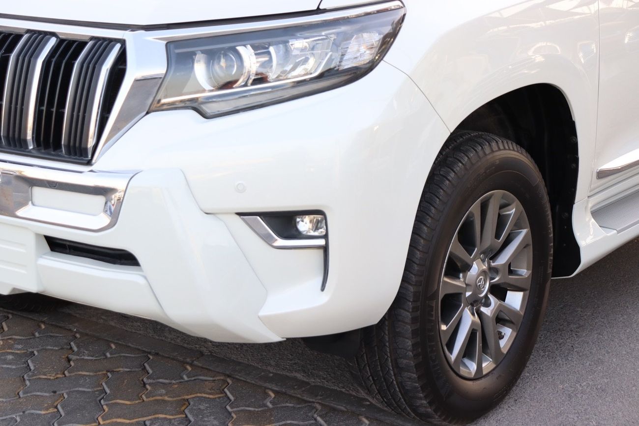 Toyota Prado VXR 4.0L AWD Toyota Prado VX.R / 2020 / V6 / GCC / Full Service History Available