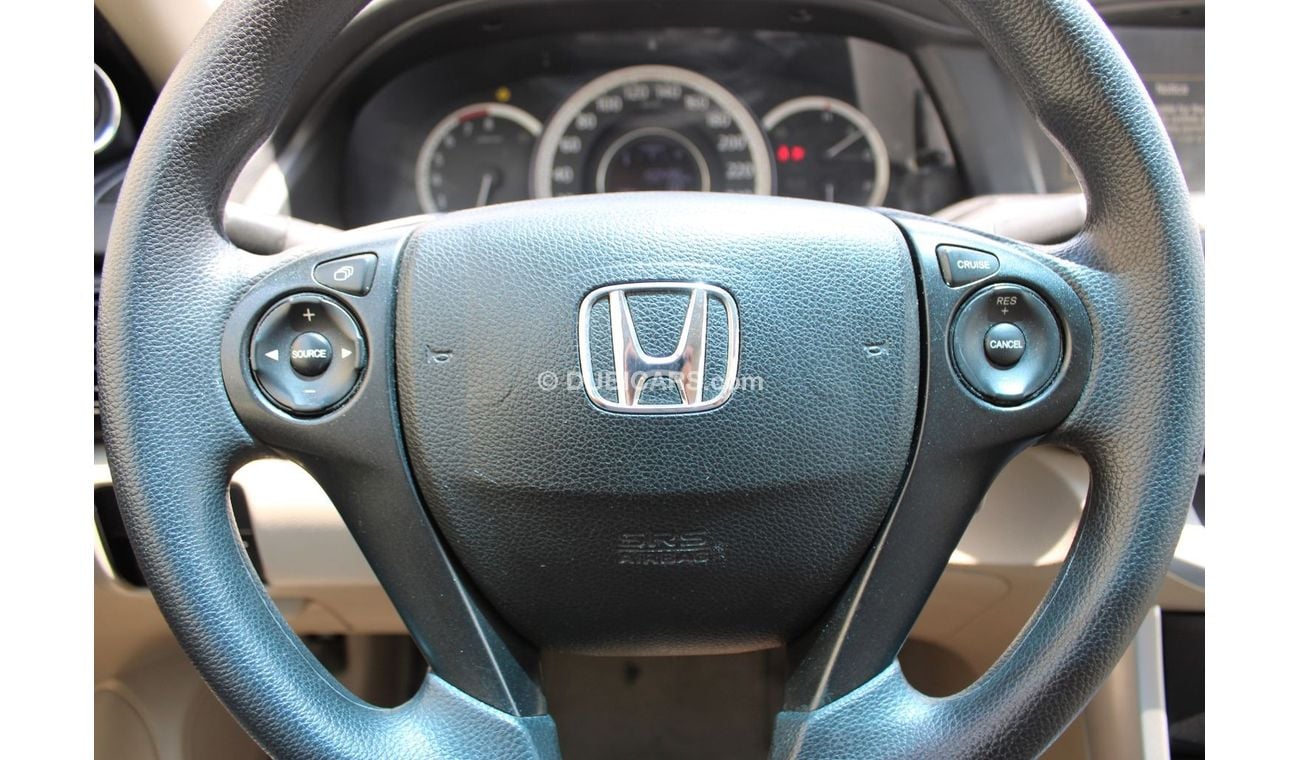 Honda Accord DX ACCIDENTS FREE - GCC - FULL OPTION - V4 - CAR IS IN PERFECT CONDITION INSIDE OUT