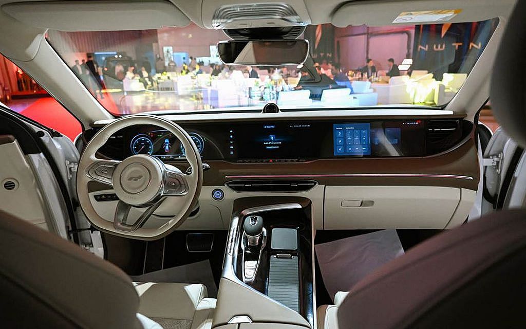 Rabdan One interior - Cockpit