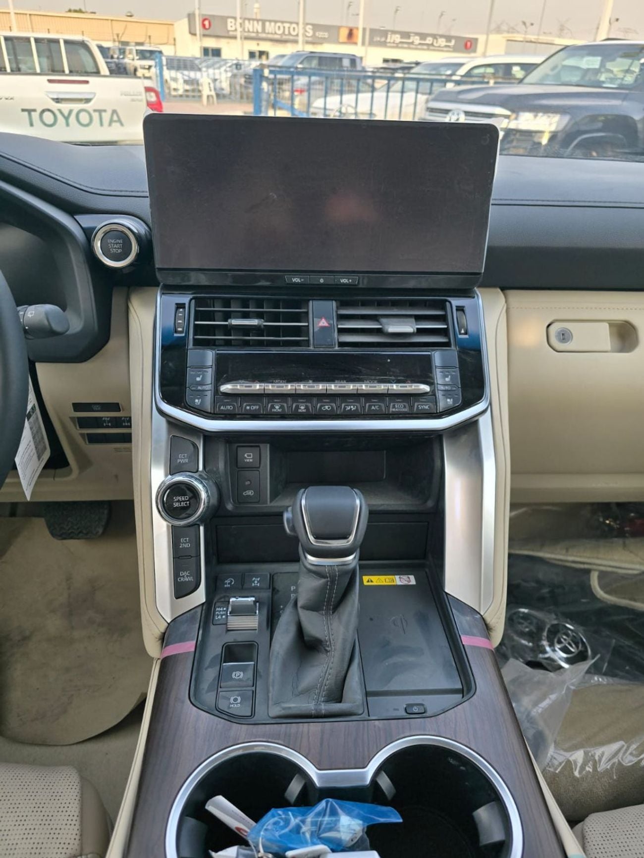 Toyota Land Cruiser TOYOTA LAND CRUISER VXR+ OMANI SPECS 2026 MODEL