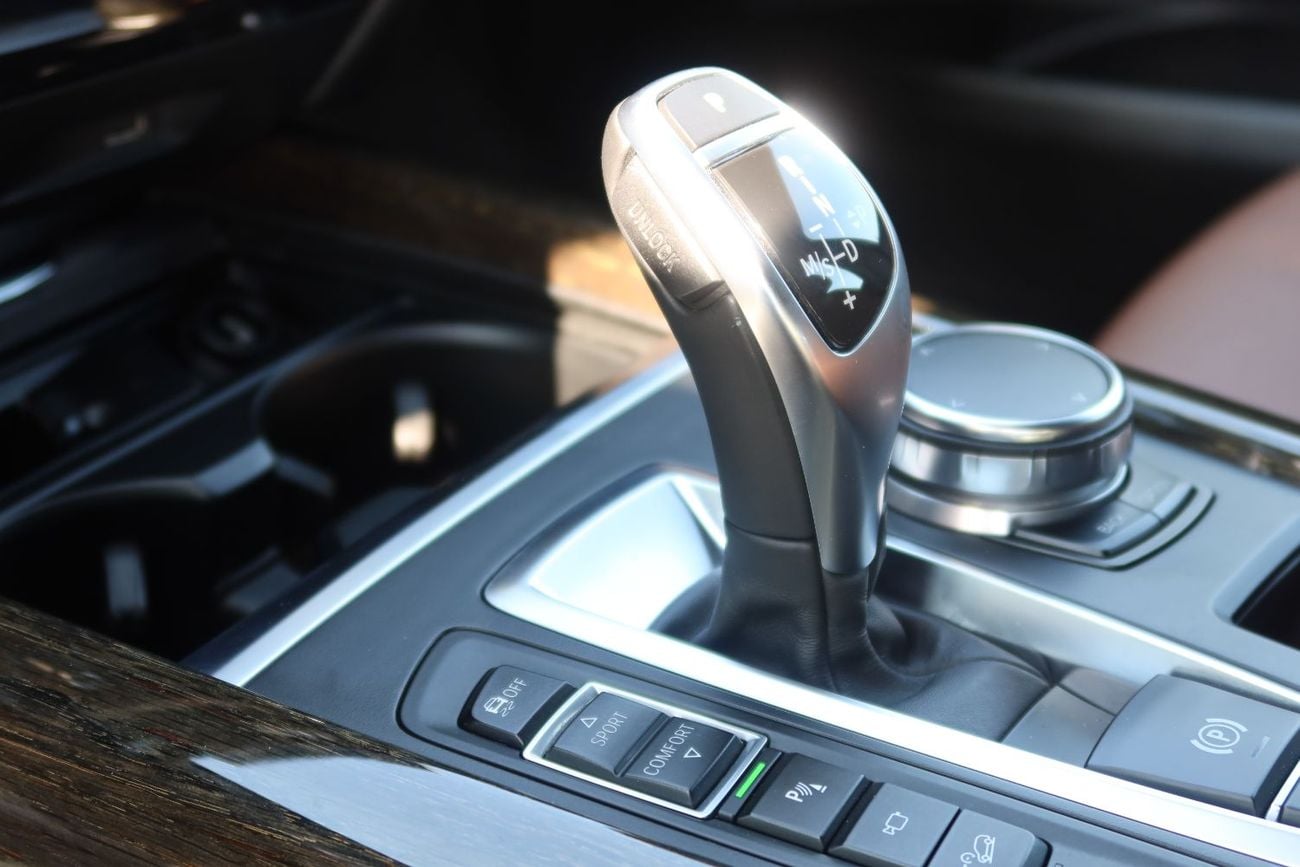 BMW X5 35i Exclusive 3.0L (5 Seater)