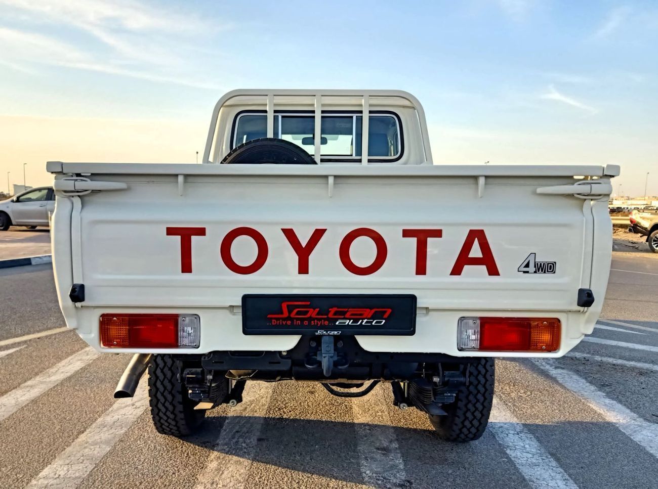 تويوتا لاند كروزر بيك آب  Diesel 4.2L 6V M/T 4*4 basic white color 2025 With No Restrictions