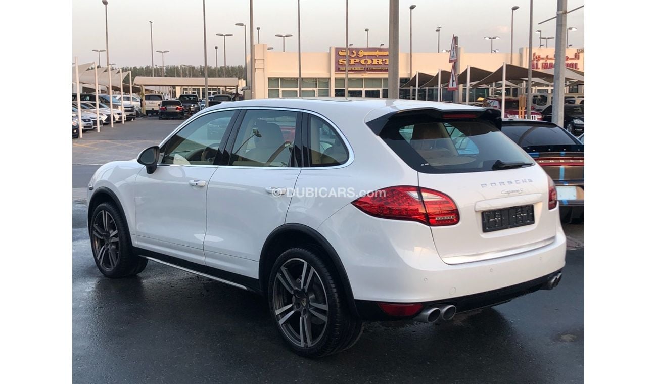 Porsche Cayenne PORSCHE CAYENNE S MODEL 2013  GCC CAR PERFECT CONDITION FULL OPTION PANORAMIC ROOF LEATHER STS BAC