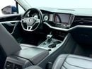 فولكس واجن طوارق Trendline, Full Service History, Fully Loaded, Excellent Condition, GCC