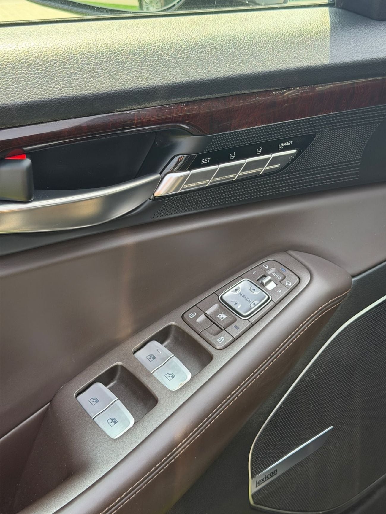 Genesis EQ900