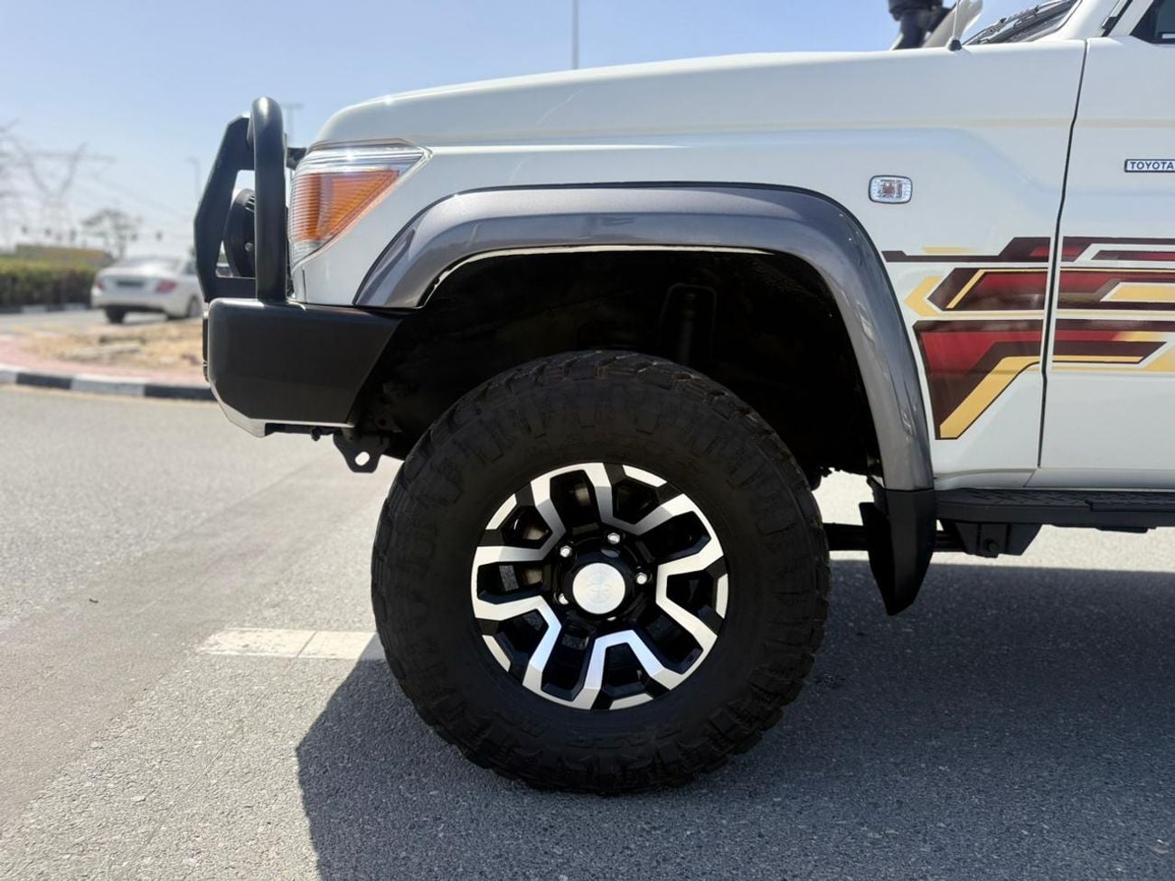 Toyota Land Cruiser 2018 | 3.2L DIESEL | MT | RHD | HEAVY BULL BAR WITH LED LIGHTS | HEAVY ROOF RACK | AIR SNORKEL