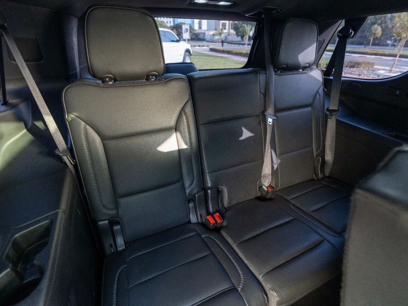 GMC Yukon Denali 6.2L (8 Seater)