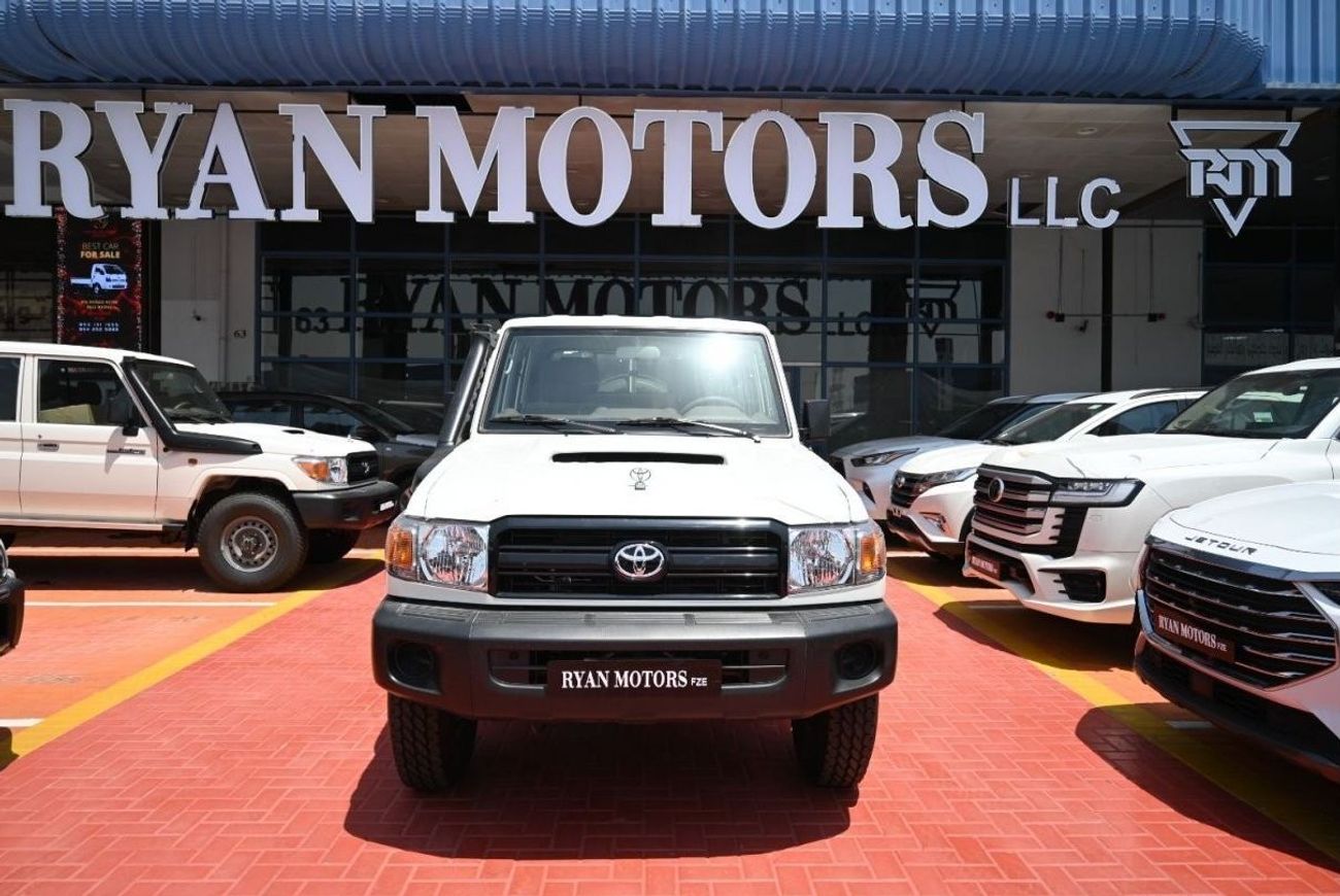 تويوتا لاند كروزر بيك آب تويوتا لاندكروزر (سلسلة 70) 4.5 لتر ديزل، بيك اب، دفع رباعي، 4 ابواب، ناقل حركة يدوي، قفل اطار، كابي