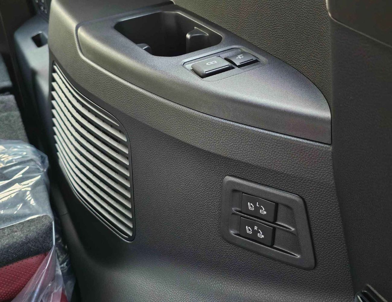 Lexus LX 700h HYBRID URBAN/3.5L PETROL/RADAR/SUNROOF/LEATHER WITH POWER SEATS/FULL OPTION (CODE # LX7HV)