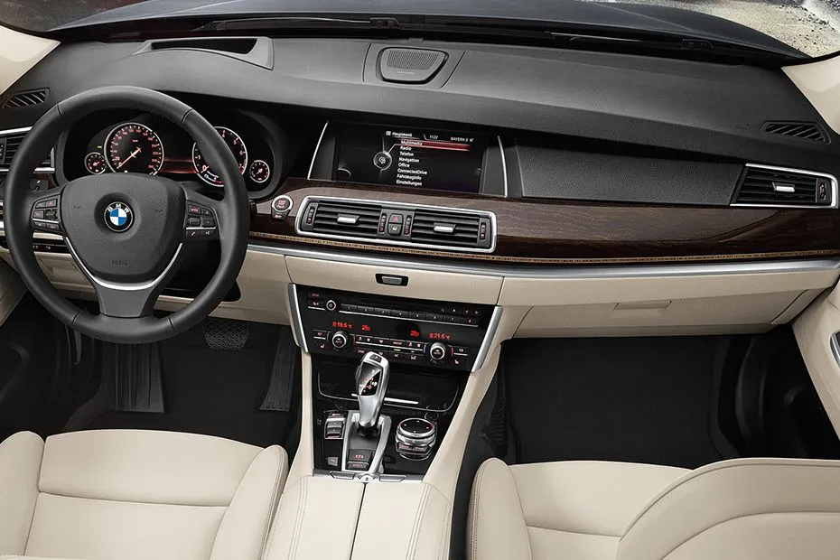 BMW 520 Gran Turismo interior - Cockpit