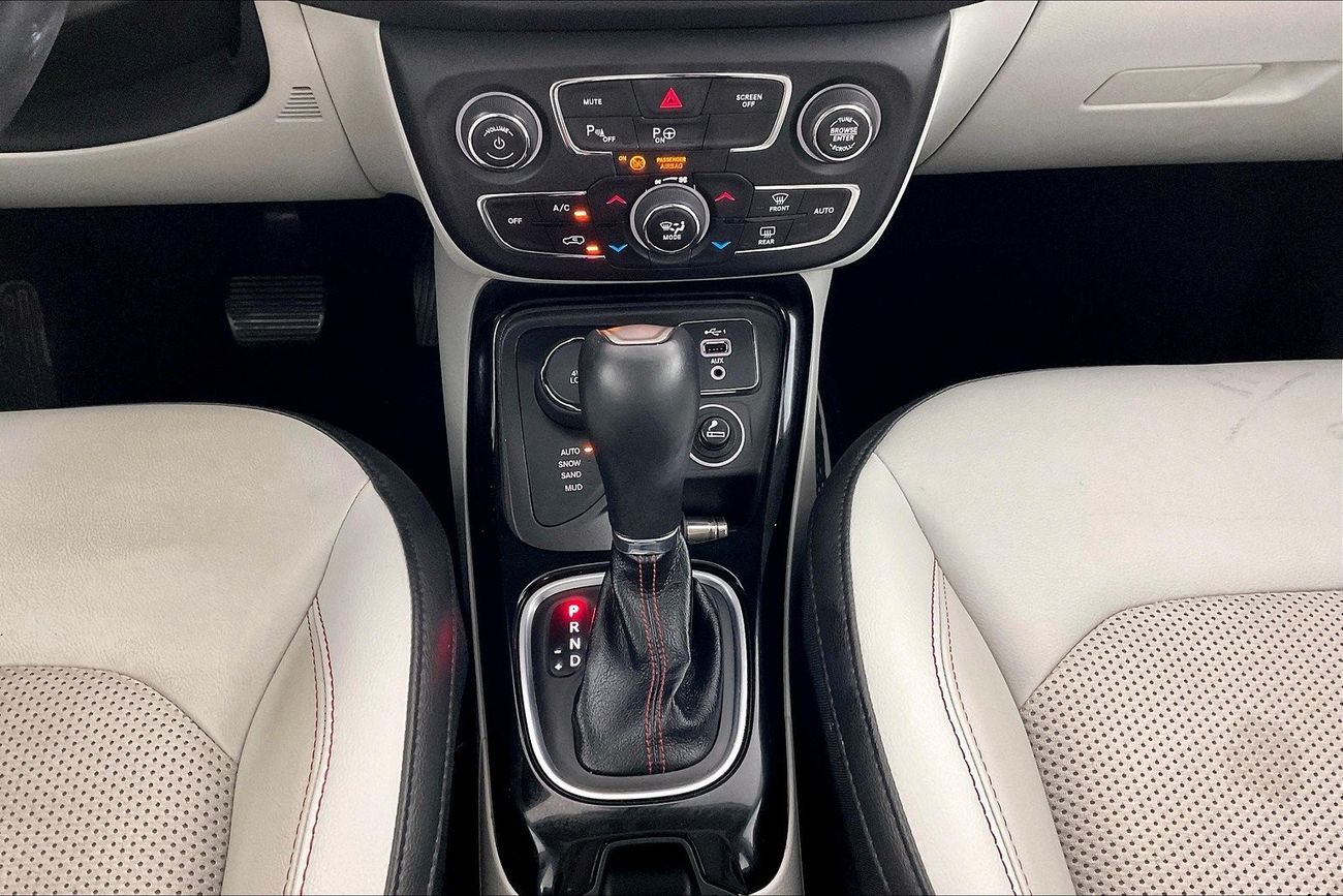 فولكس واجن تيجوان R-Line | شامل الضمان | 0 ﺪﻔﻋﺓ ﺃﻮﻟﻯ