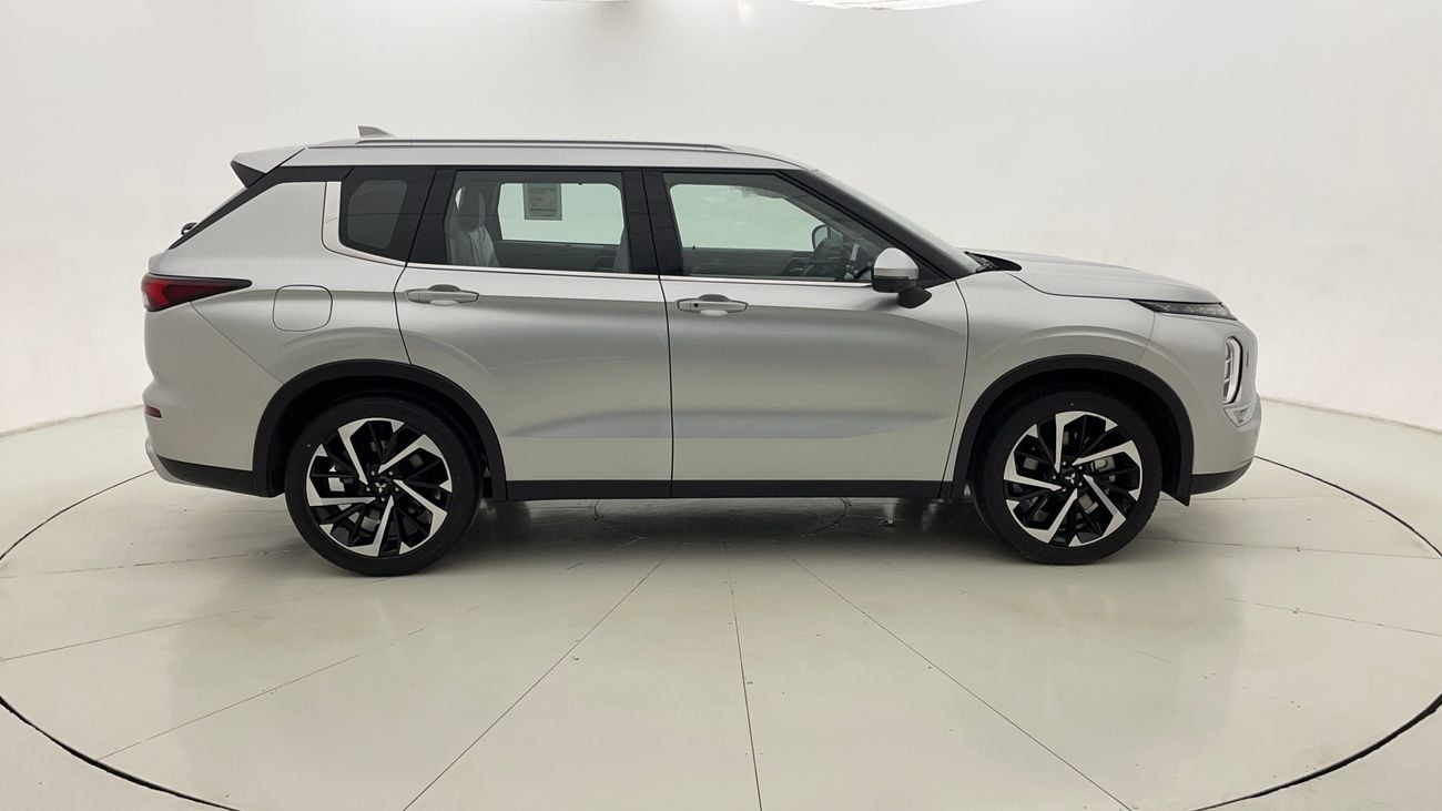 Mitsubishi Outlander PREMIUM 2.5 | Zero Down Payment | Home Test Drive