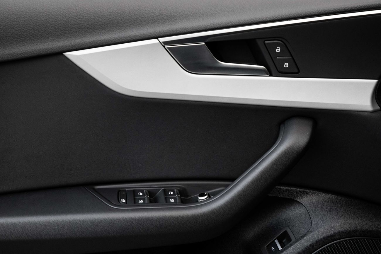 أودي A4 40 TFSI Advanced 2.0L