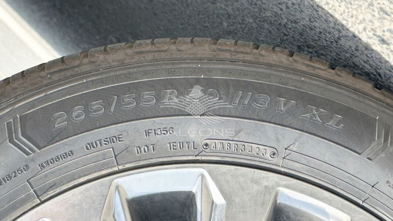 Toyota Land Cruiser Toyota/LC300 3.5L/00VH0 S W VX AT