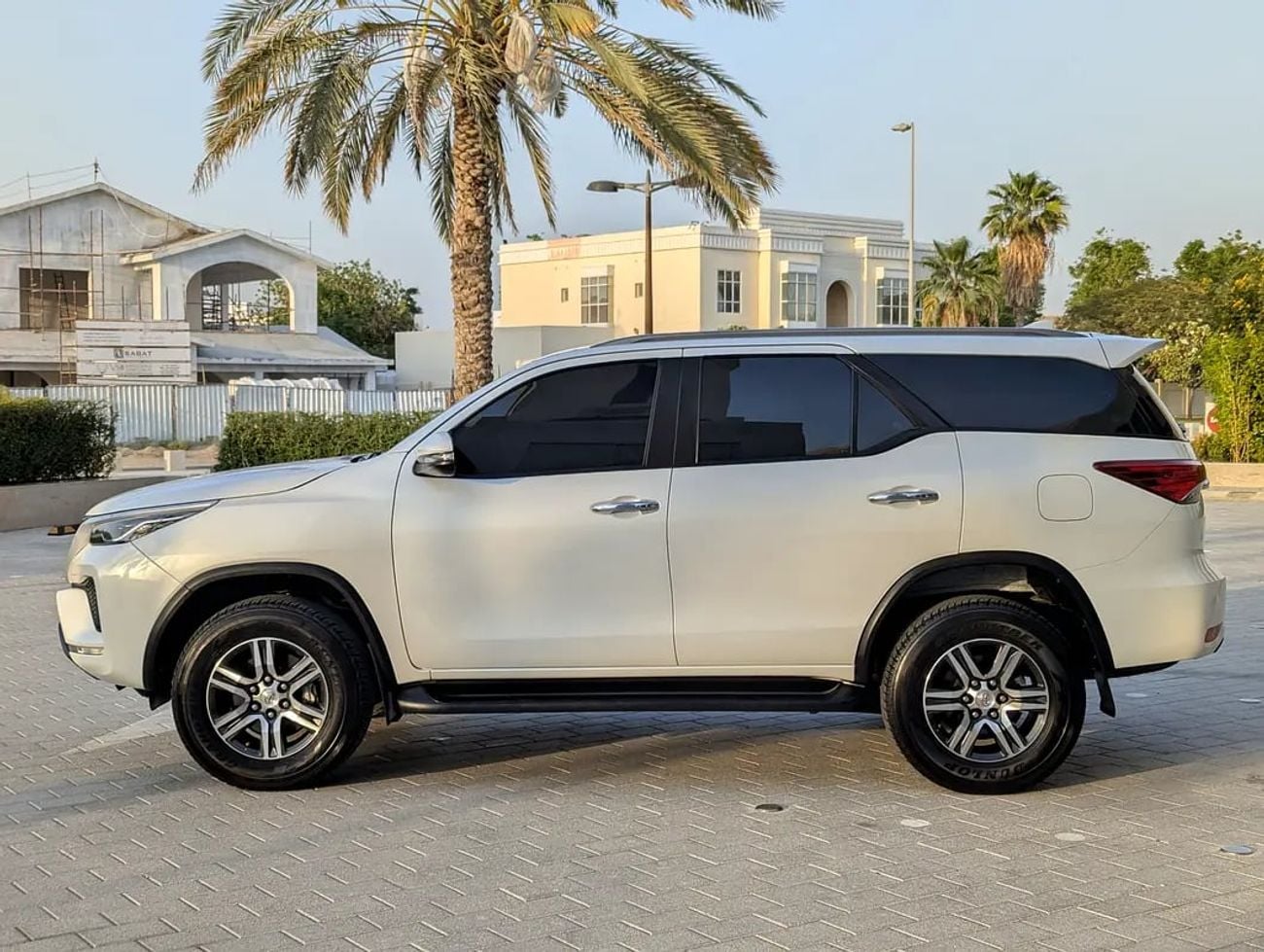 Toyota Fortuner EXR - V4 2.7L 4X4 - Original Paint - GCC Specs - Like New!
