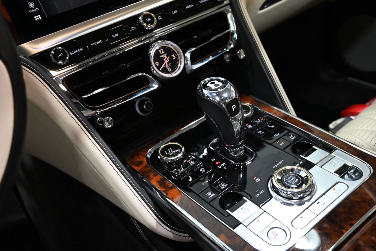 Bentley Flying Spur W12 2020 Bentley Flying Spur, Full Agency Service History, 1 Year Warranty, Excellent Condition, GCC