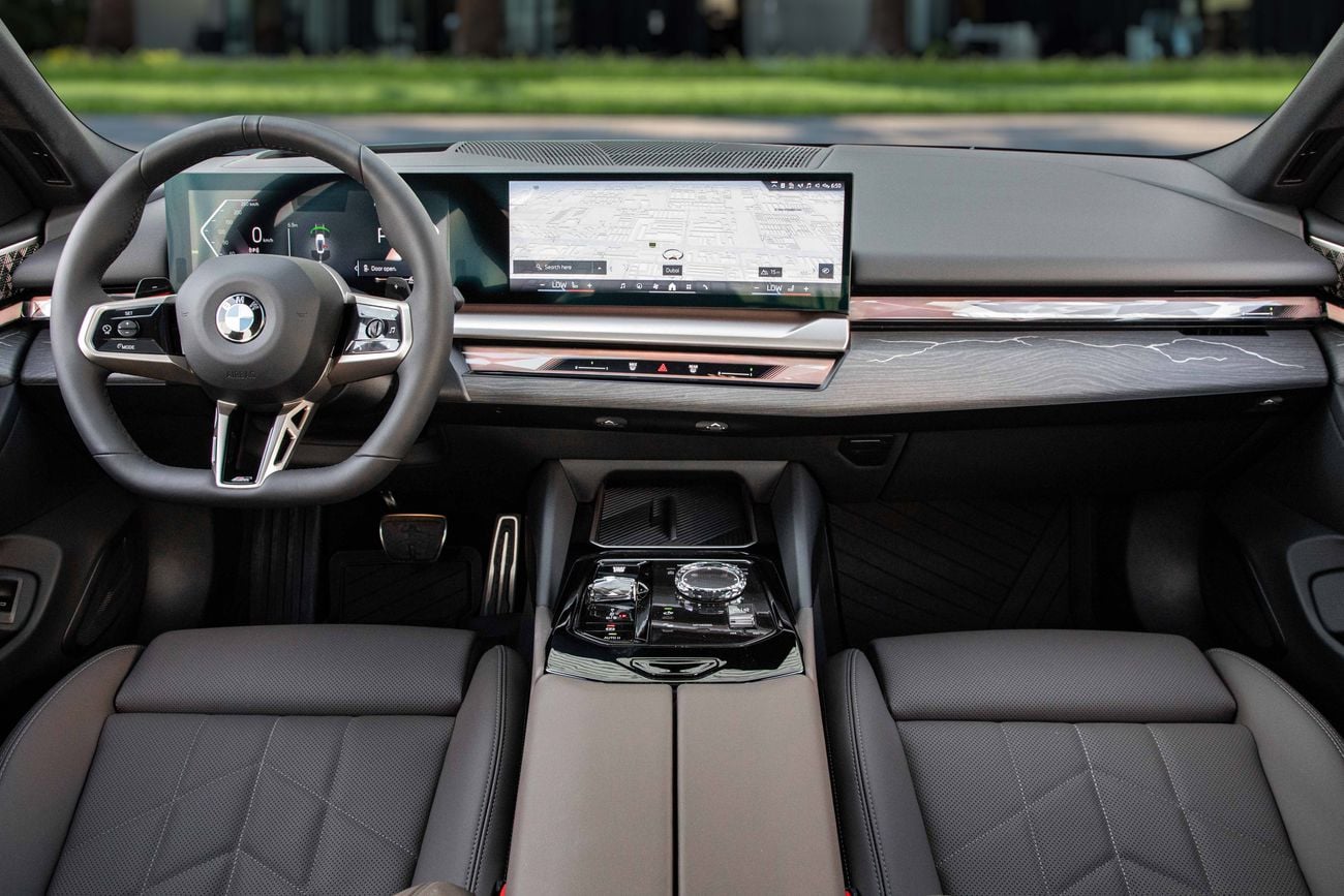 BMW 520i 520i M-Kit | 5,484 P.M | 0% Downpayment | BMW Warranty + 8 Years Service Contract!