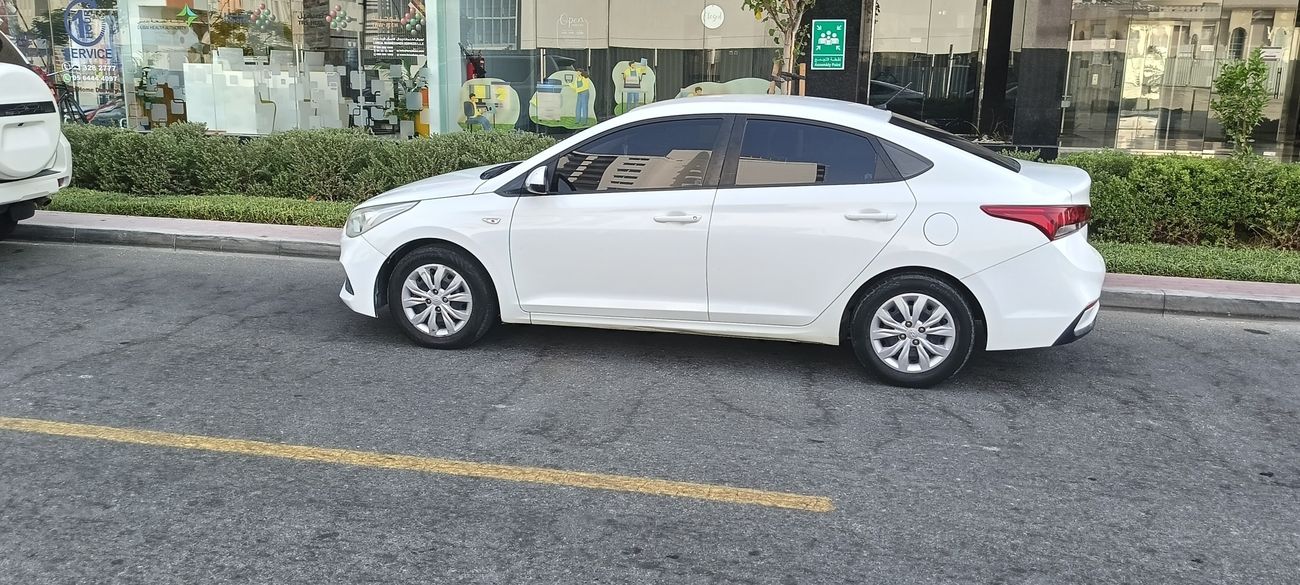 هيونداي أكسنت Mid 1.4L (107 HP)