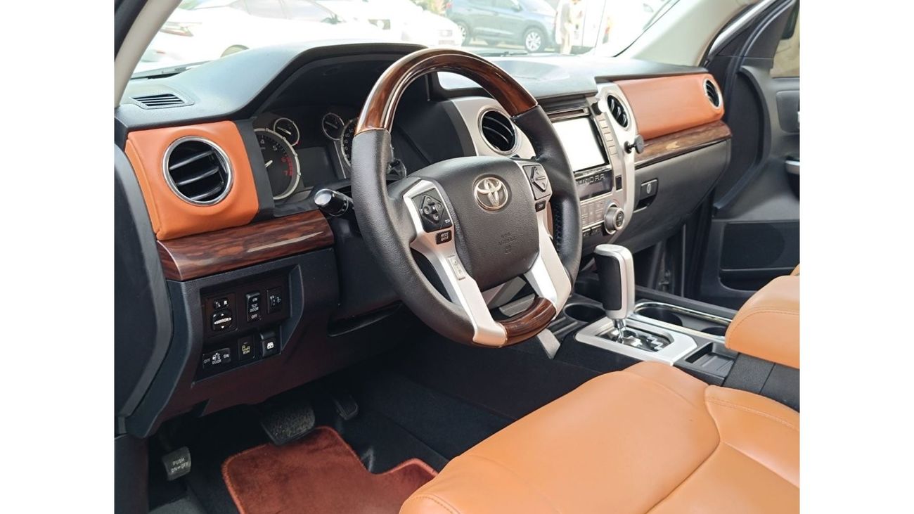 Toyota Tundra Crewmax Limited بلاتينيوم TRD