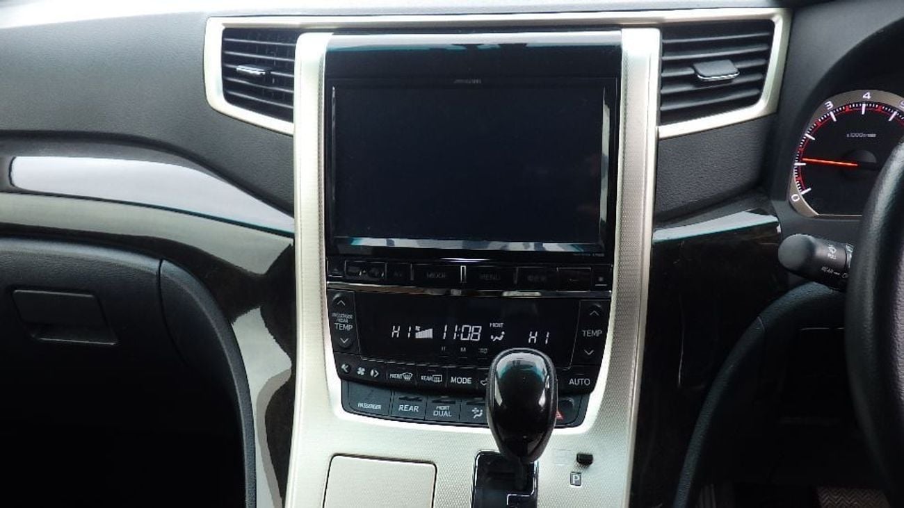 تويوتا ألفارد 2.4L V4 PETROL / DVD / PARKING SENSOR / 2014/240S TYPE GOLD2/ANH20W