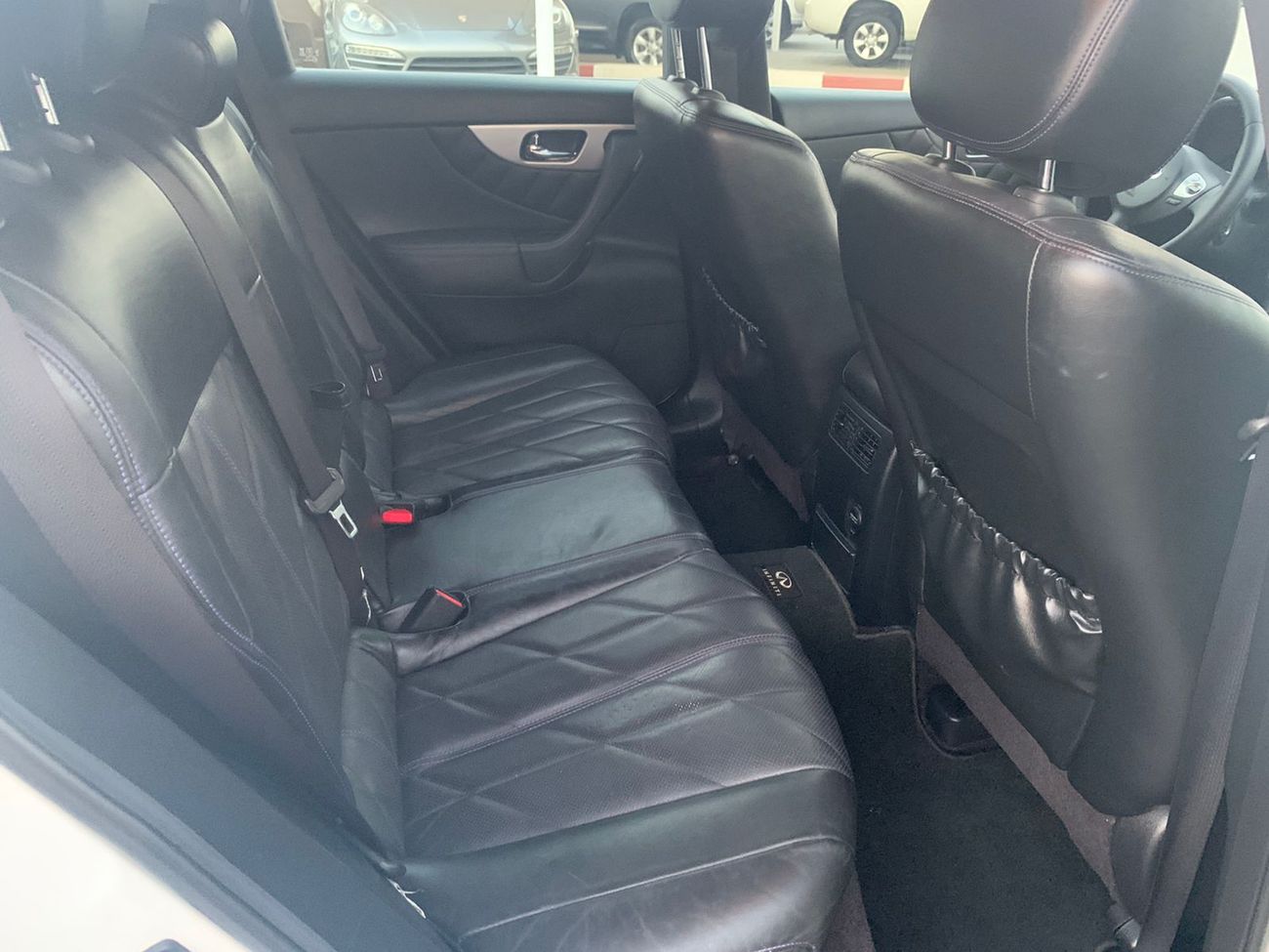 Infiniti QX70 Infiniti QX70 S