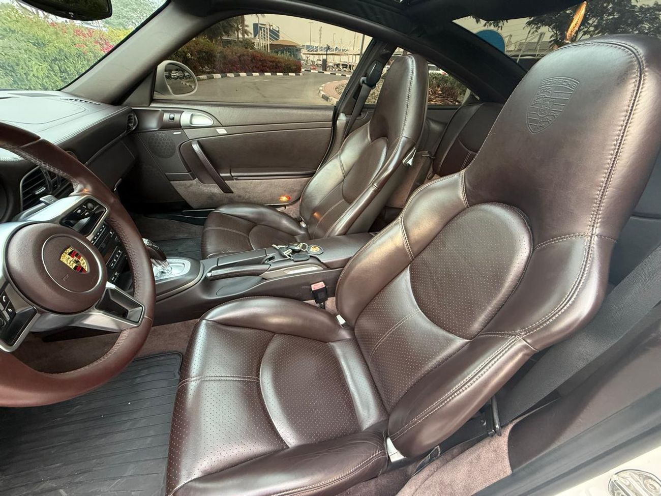 Porsche 911  PORSCHE 911 2010 GCC TOP OF RANGE 2 KEY FULL SERVICE HISTORY FOR EXPORT