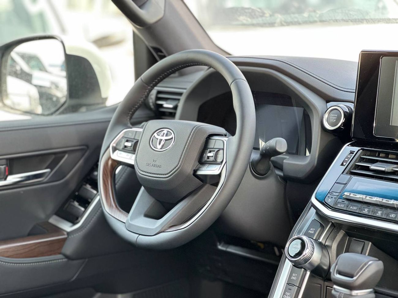 Toyota Land Cruiser GXR 4.0L PTR A/T // 2026 // High Option With Dvd&Back Camera , Sunroof , Leather & Power Seats // Sp