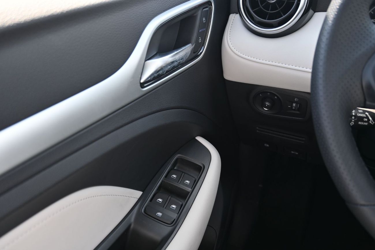 MG ZS MG ZS Luxury 1.5L Petrol Model 2025, Color White