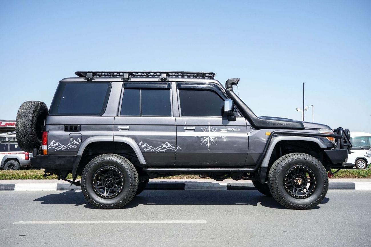Toyota Land Cruiser 70 Std 4.5L RHD 1VD-FTV V8 Diesel Engine Manual Gear 4WD 5 seats extensible 5doors