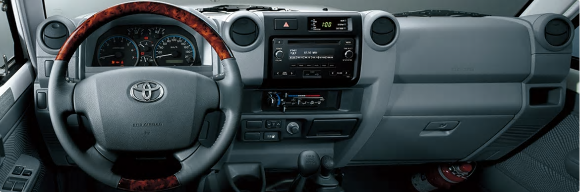 Toyota Land Cruiser Pick Up interior - cockpit