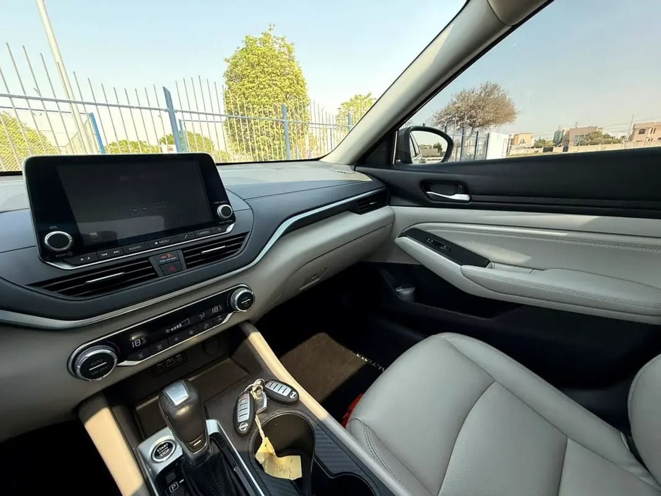 نيسان ألتيما SV-Full option-Excellent condition-Bank Finance Available