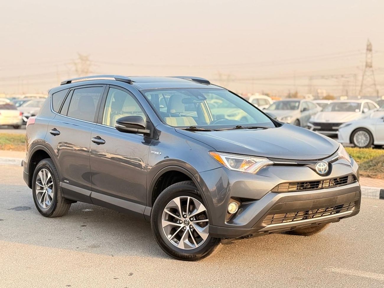 Toyota RAV4 Hybrid XLE 2.5L full option