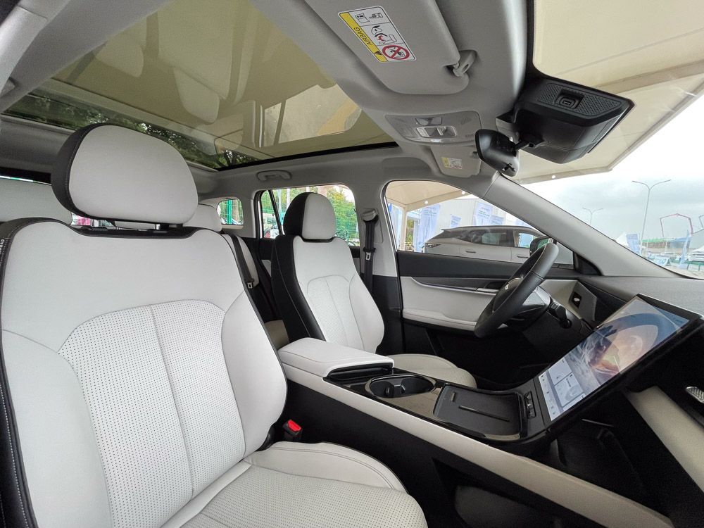 جاكو J5 interior - Seats