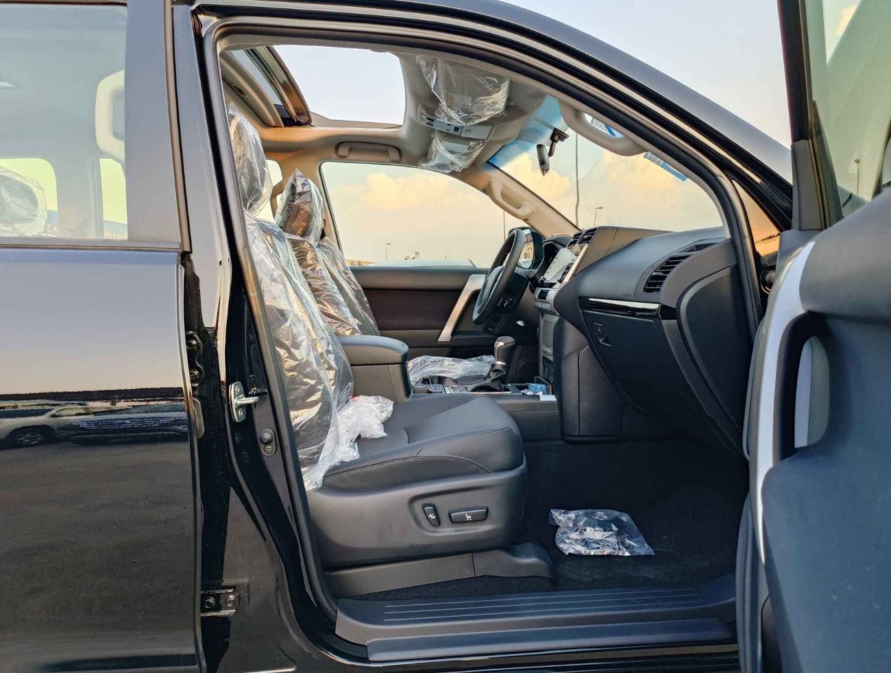 Toyota Prado TXL, Winter Package / 2.8L V4 / DSL / Driver Power Seat & Leather Seats, Sunroof (CODE# PSR28TXLDM1)