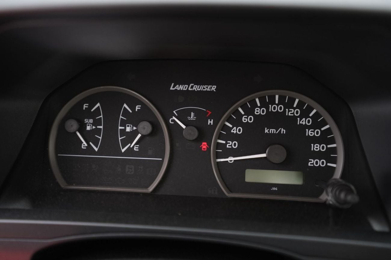 Toyota Land Cruiser Pick Up TOYOTA LC79 PICK-UP Single Cabin 2.8L 4-cylinder M/T MY25 Basic