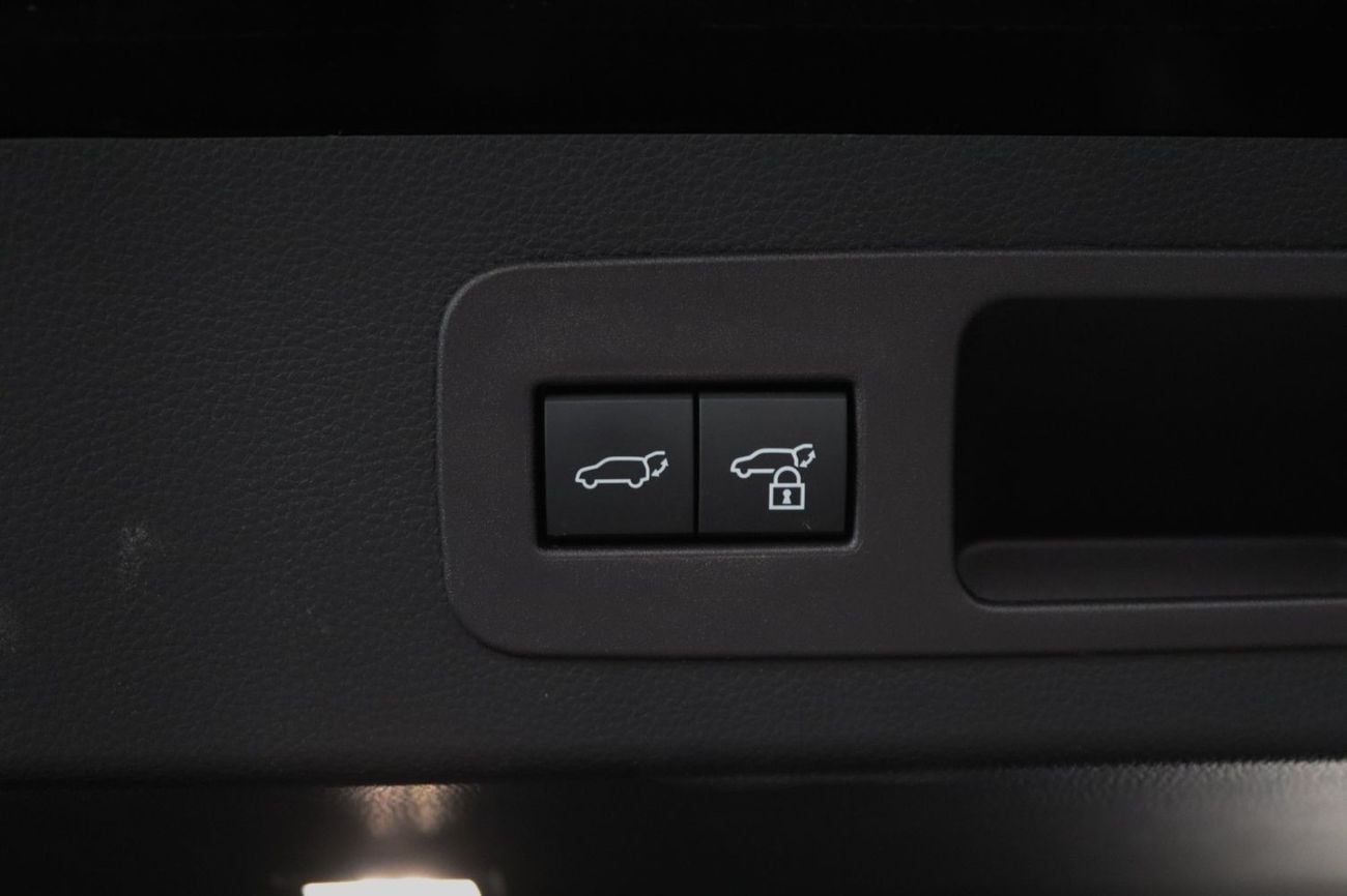 Toyota Land Cruiser 2025 LAND CRUISER 300 4.0 V6 VXE.s RADAR **EXPORT ONLY**التصدير فقط خارج الخليج***