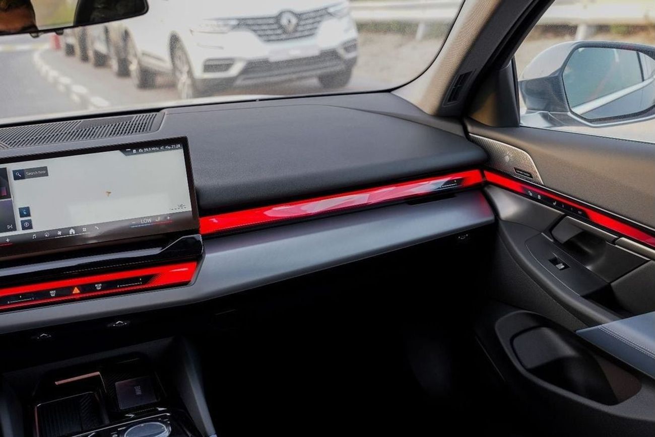 بي أم دبليو i5 2024 BMW i5 e-Drive 35L Exclusive M Sport RWD 0Km